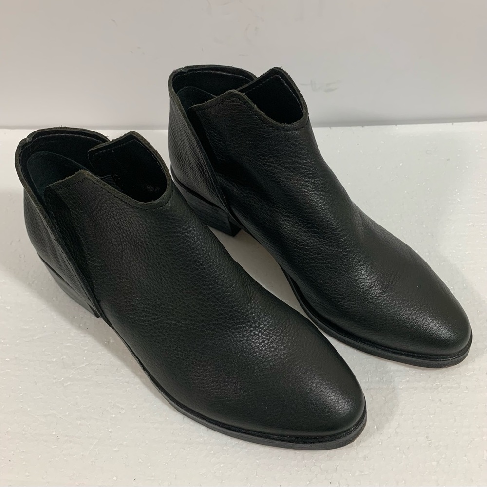 Dolce Vita Vita Twist Black Leather Ankle Boots